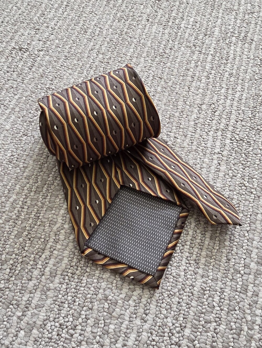 Silk necktie, Kilburne and Finch, geometric diamond pattern